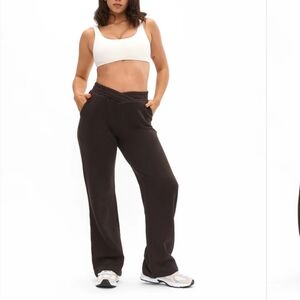 Buff bunny Threads crossover Sweatpants Coldbrew Brown Size Medium